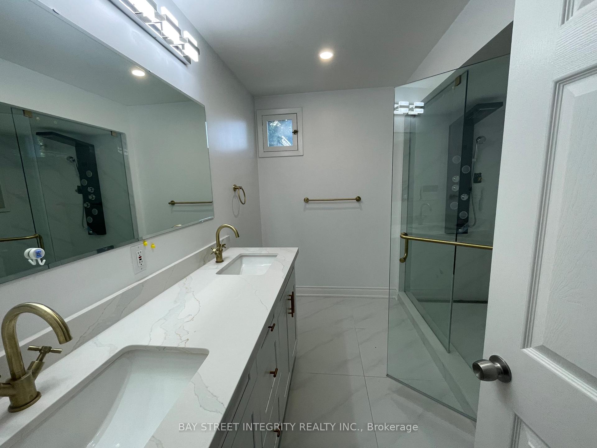Photo 11 of 41 Stoddart Drive, Aurora, Aurora Highlands — HOMEH