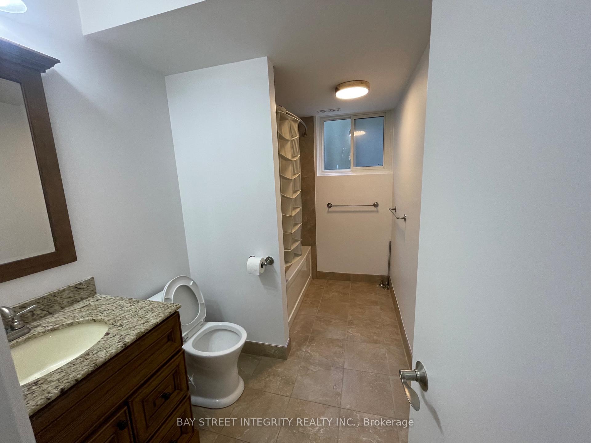 Photo 16 of 41 Stoddart Drive, Aurora, Aurora Highlands — HOMEH