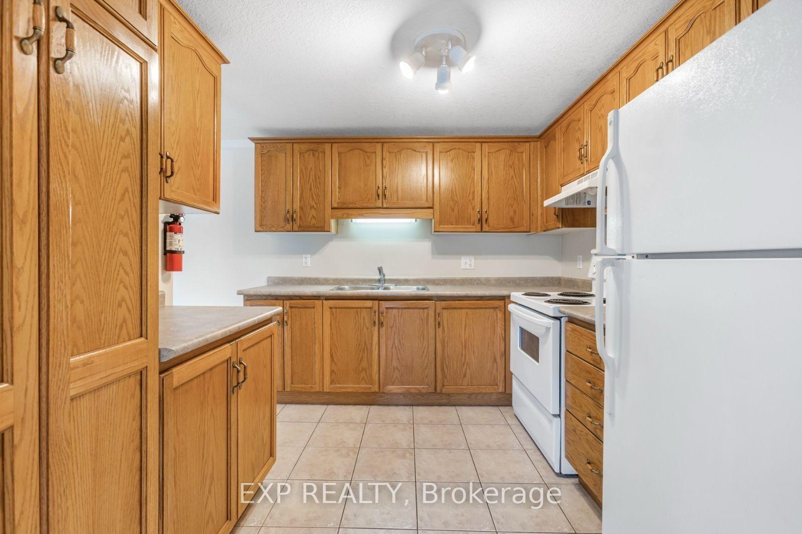 Photo 6 of 77 Ryde Road, Guelph, Willow West/Sugarbush/West Acres — HOMEH
