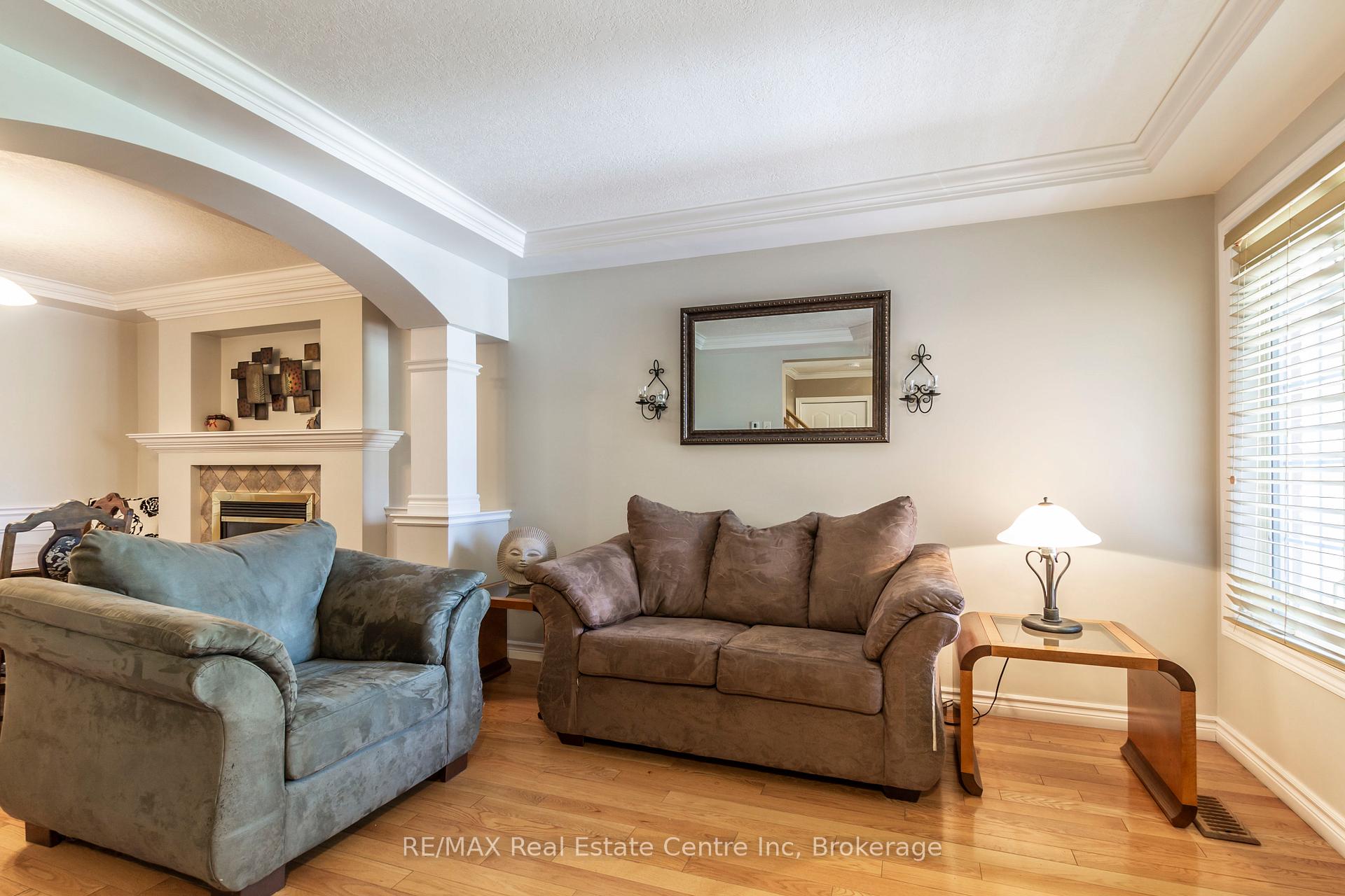 Photo 4 of 40 Bailey Avenue, Guelph, Riverside Park — HOMEH