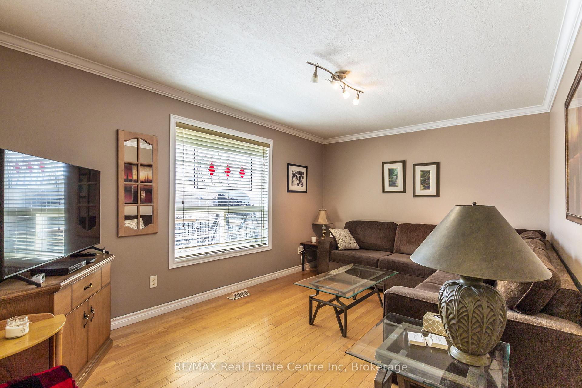 Photo 11 of 40 Bailey Avenue, Guelph, Riverside Park — HOMEH