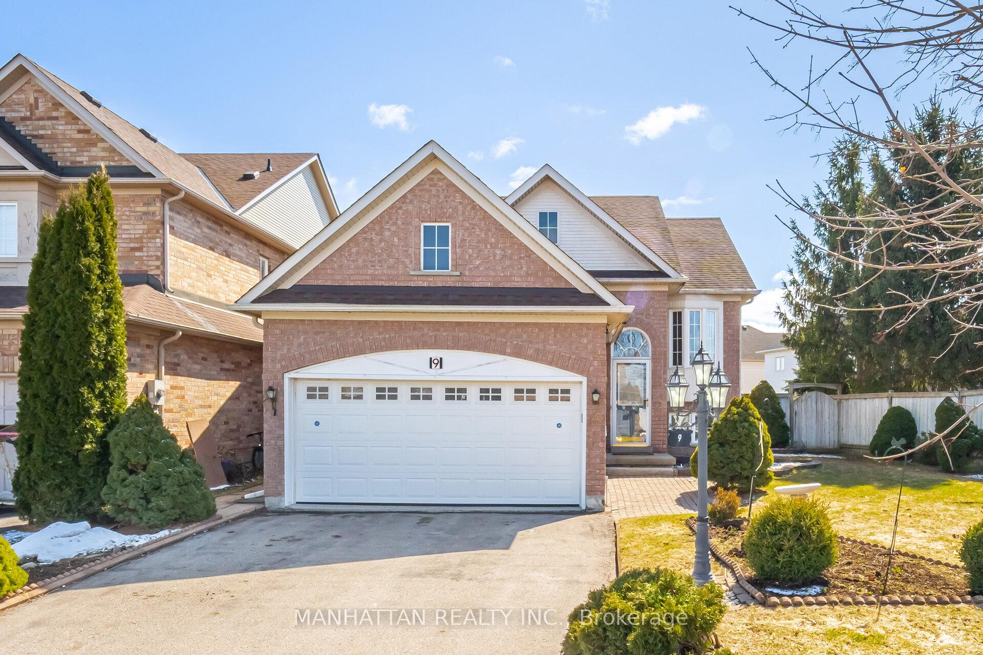 Photo 1 of 9 Glenora Place, Georgina, Keswick North — HOMEH