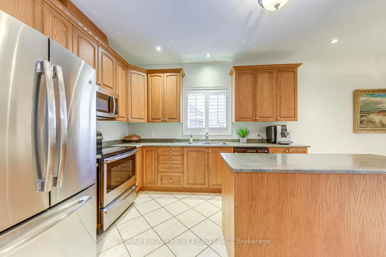 Photo 12 of 42 Creanona Boulevard, Hamilton, Winona Park — HOMEH
