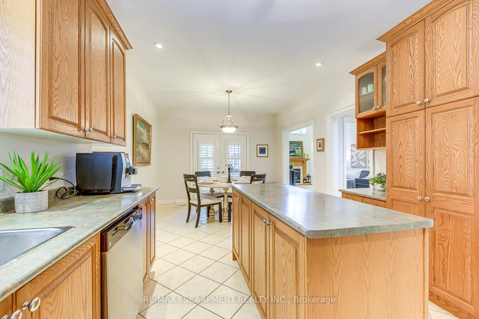 Photo 13 of 42 Creanona Boulevard, Hamilton, Winona Park — HOMEH