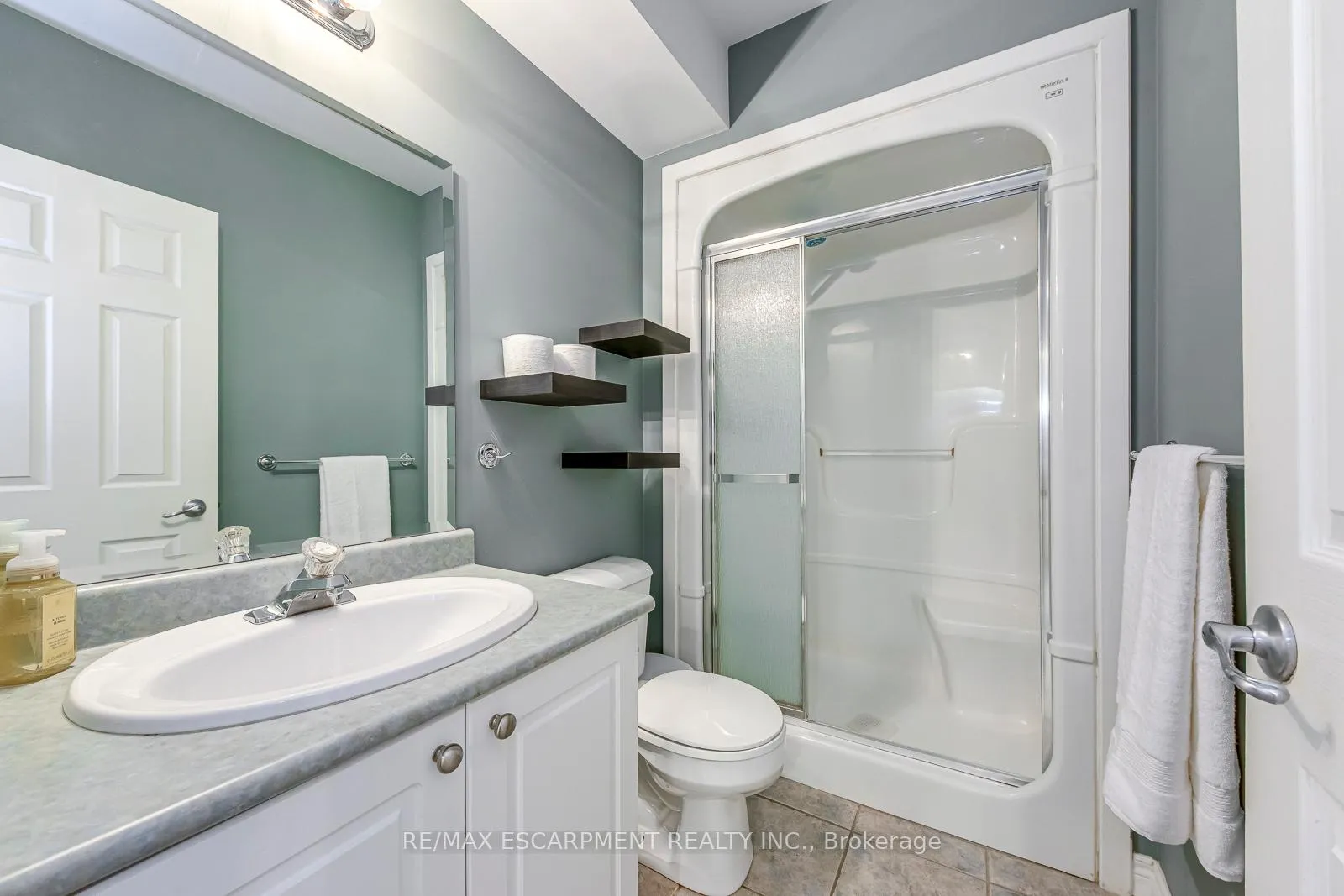 Photo 41 of 42 Creanona Boulevard, Hamilton, Winona Park — HOMEH
