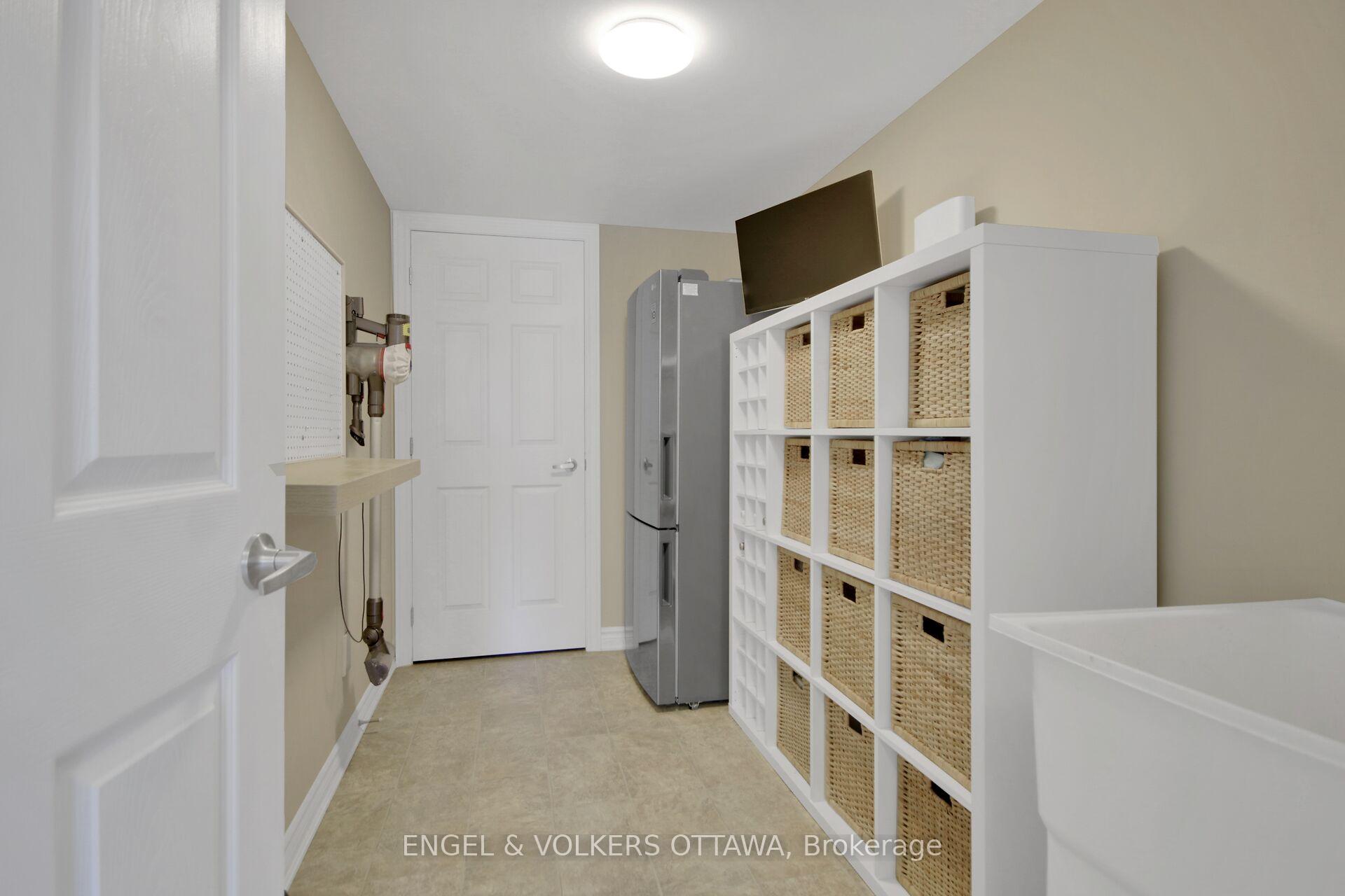 Photo 5 of 322 Sweet Grass Circle, Ottawa, Barrhaven - Half Moon Bay — HOMEH