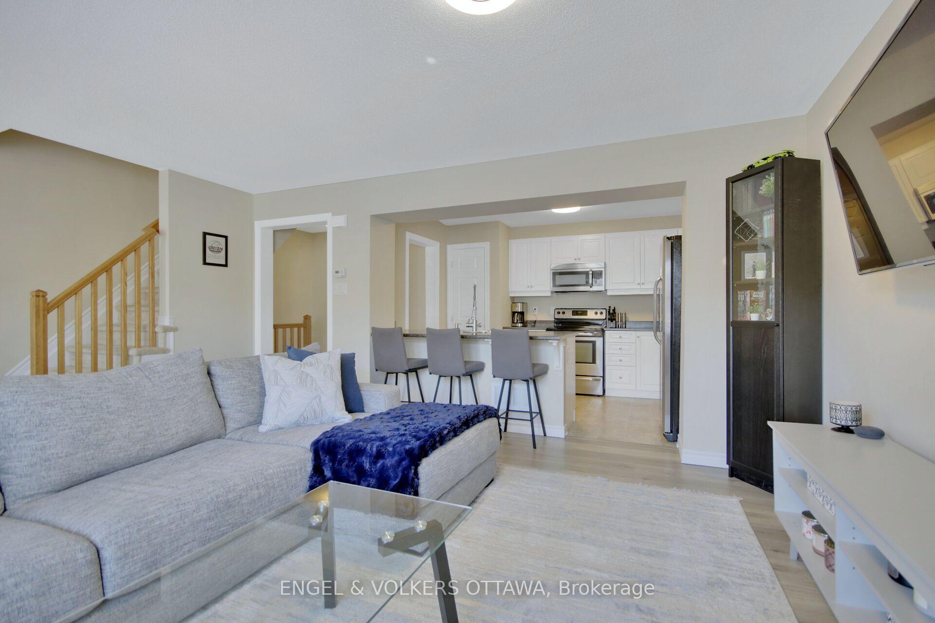 Photo 6 of 322 Sweet Grass Circle, Ottawa, Barrhaven - Half Moon Bay — HOMEH