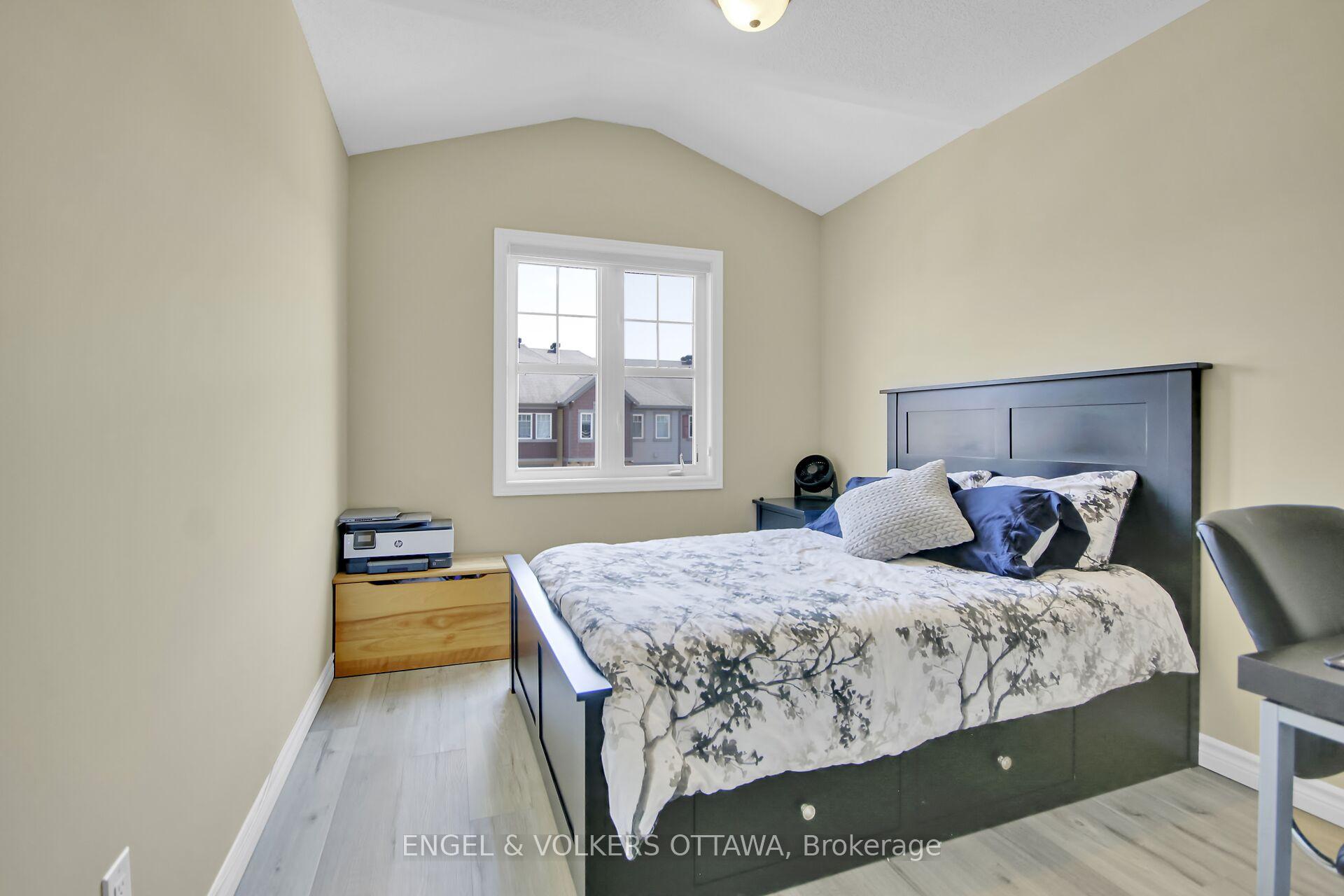 Photo 25 of 322 Sweet Grass Circle, Ottawa, Barrhaven - Half Moon Bay — HOMEH