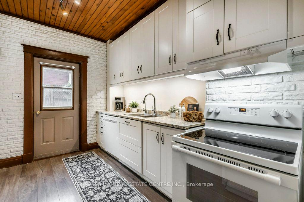 Photo 16 of 599 Woolwich Street, Guelph, Exhibition Park — HOMEH