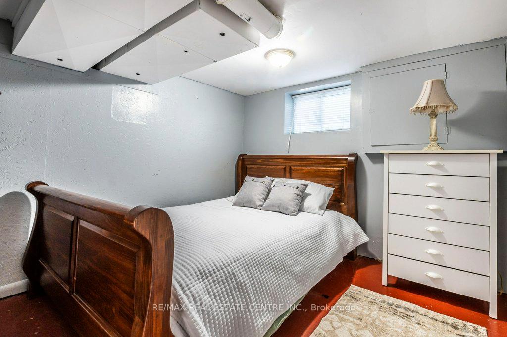 Photo 36 of 599 Woolwich Street, Guelph, Exhibition Park — HOMEH