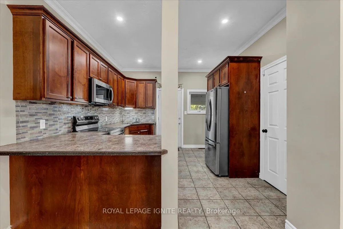 Photo 12 of 80 Albany Avenue, Hamilton, Gibson — HOMEH