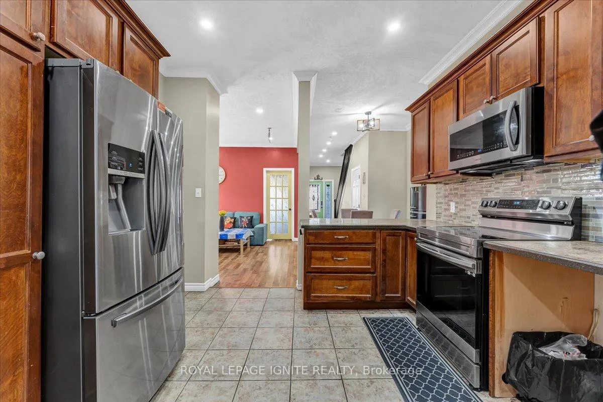 Photo 14 of 80 Albany Avenue, Hamilton, Gibson — HOMEH