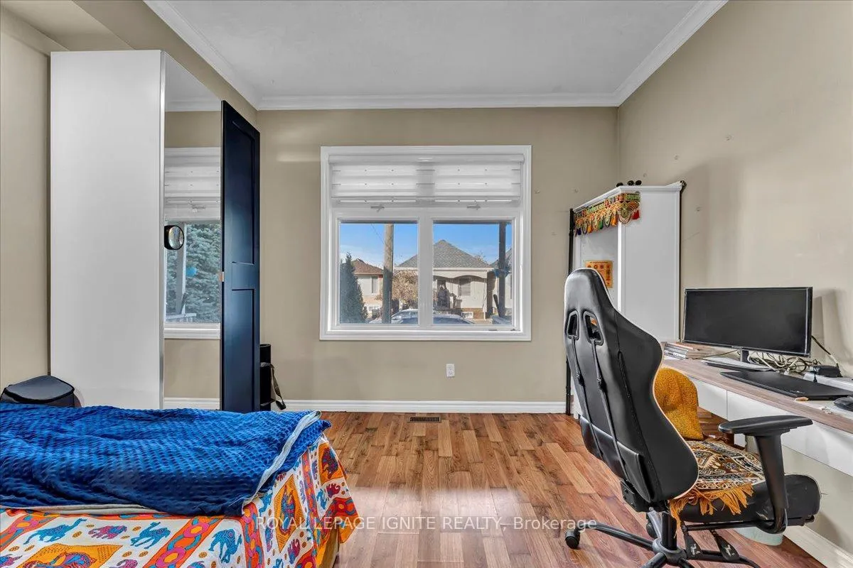 Photo 18 of 80 Albany Avenue, Hamilton, Gibson — HOMEH