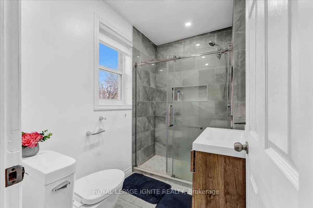 Photo 24 of 80 Albany Avenue, Hamilton, Gibson — HOMEH