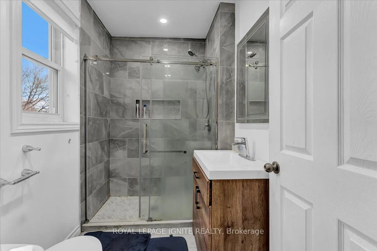 Photo 25 of 80 Albany Avenue, Hamilton, Gibson — HOMEH