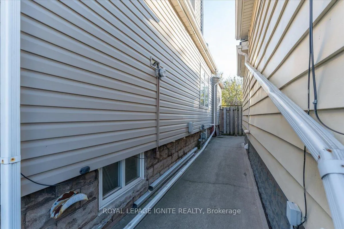 Photo 26 of 80 Albany Avenue, Hamilton, Gibson — HOMEH