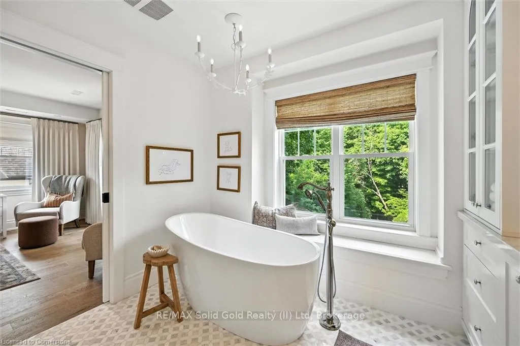 Photo 23 of 112 Chedoke Avenue, Hamilton, Kirkendall — HOMEH