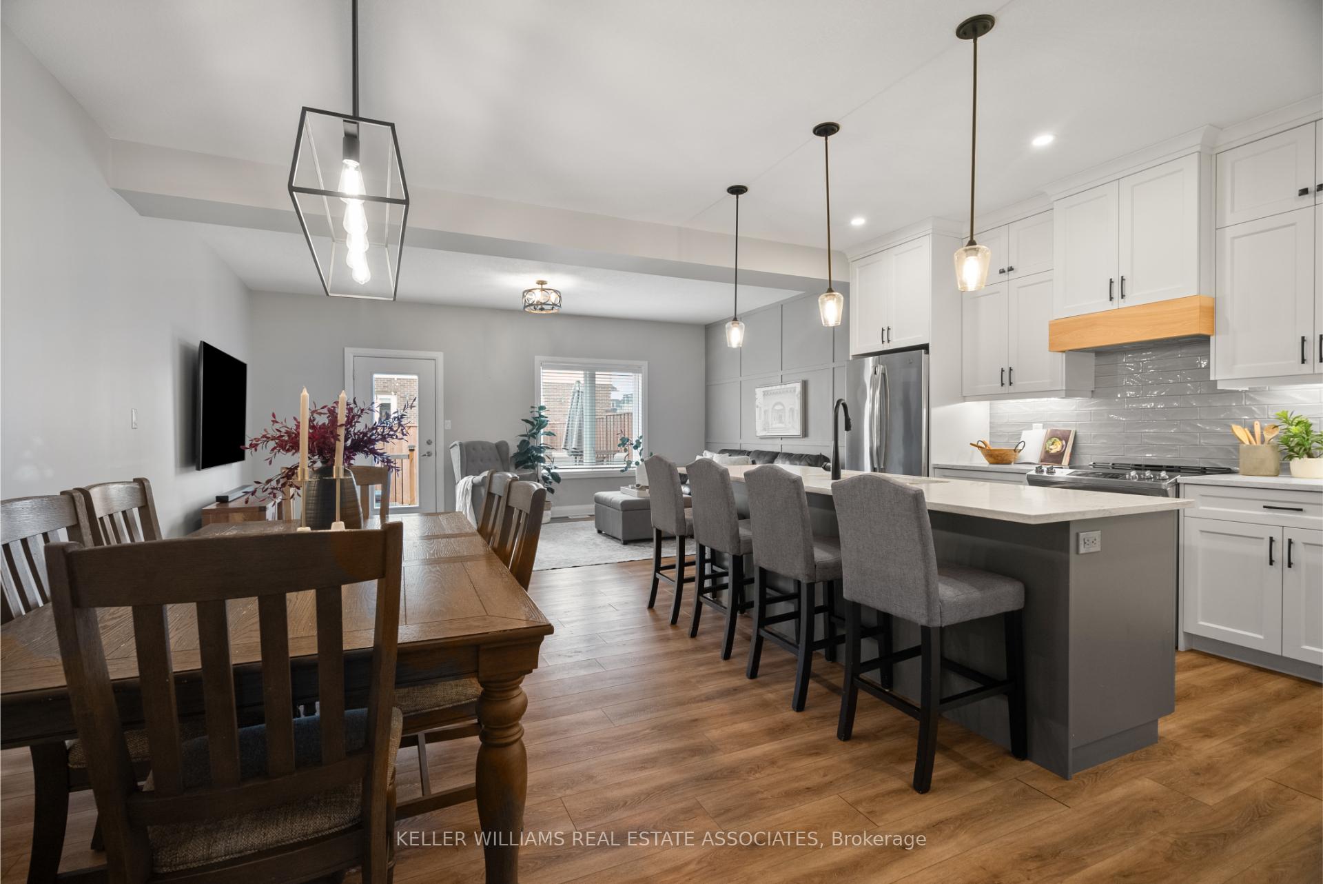 Photo 3 of Unit 6, 118 Simmonds Drive, Guelph, Victoria North — HOMEH