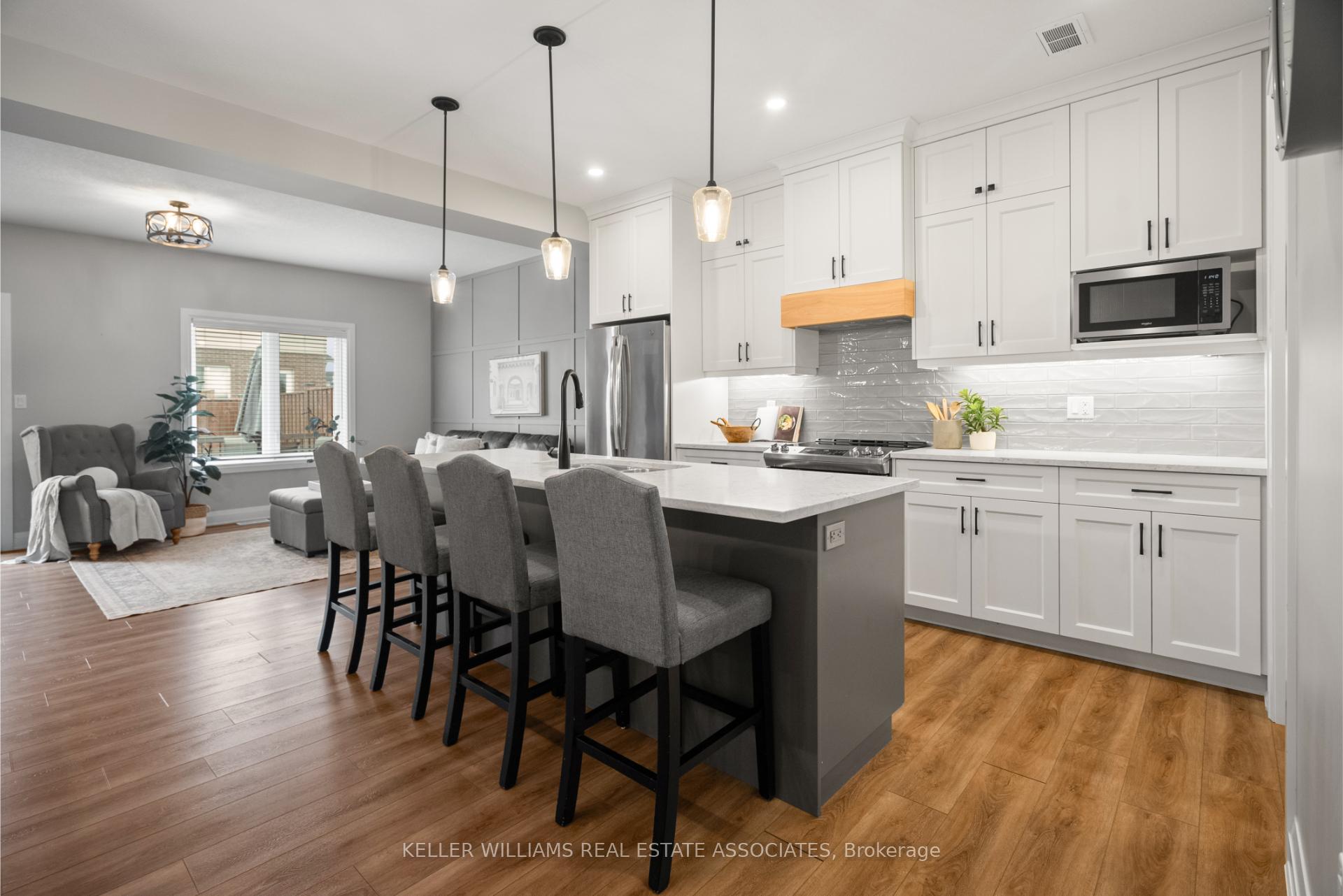 Photo 4 of Unit 6, 118 Simmonds Drive, Guelph, Victoria North — HOMEH