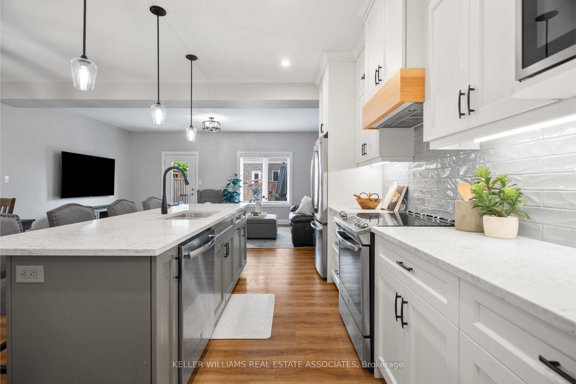 Photo 6 of Unit 6, 118 Simmonds Drive, Guelph, Victoria North — HOMEH