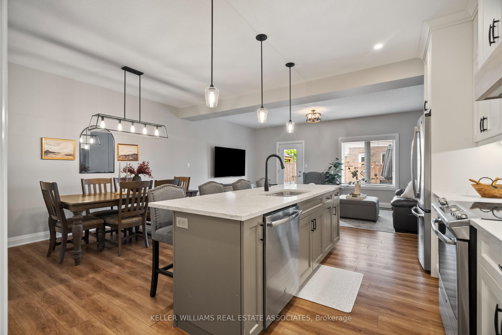 Photo 7 of Unit 6, 118 Simmonds Drive, Guelph, Victoria North — HOMEH