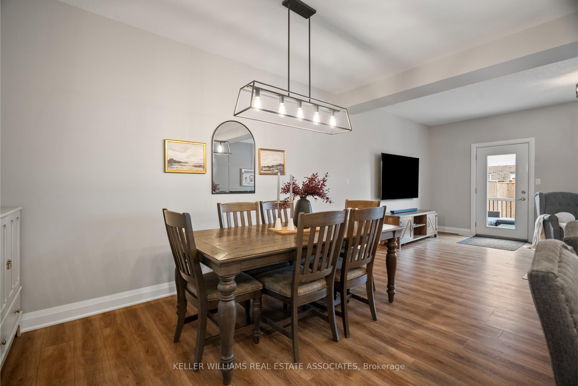 Photo 10 of Unit 6, 118 Simmonds Drive, Guelph, Victoria North — HOMEH