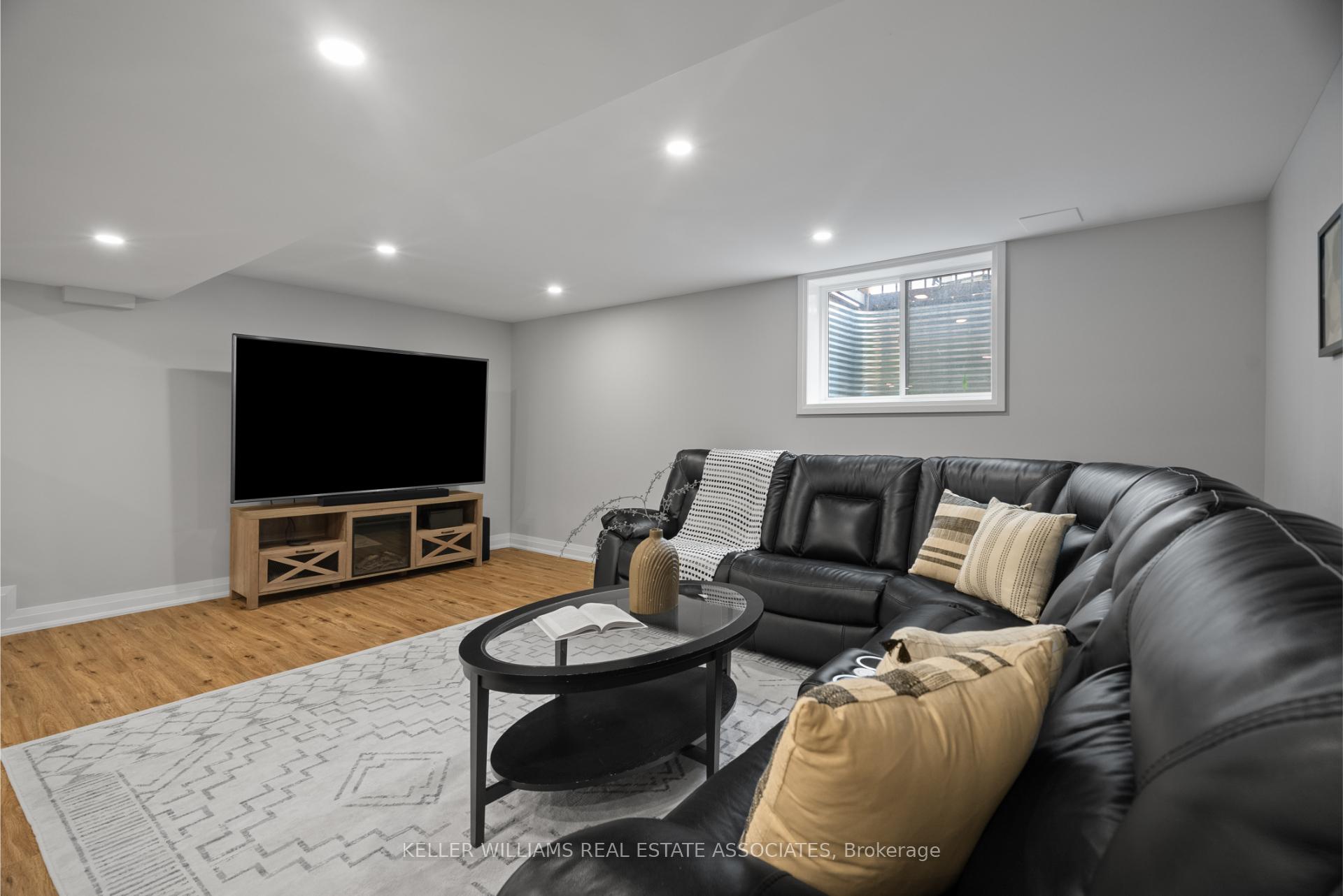 Photo 31 of Unit 6, 118 Simmonds Drive, Guelph, Victoria North — HOMEH