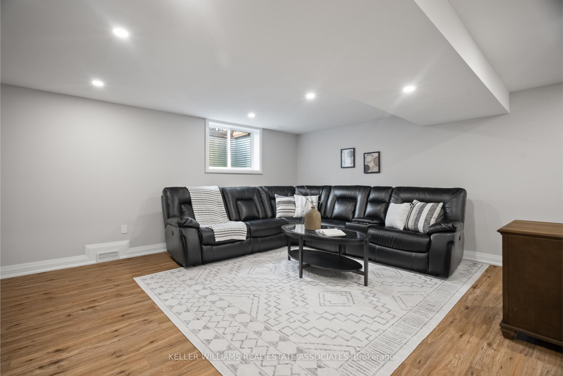 Photo 32 of Unit 6, 118 Simmonds Drive, Guelph, Victoria North — HOMEH
