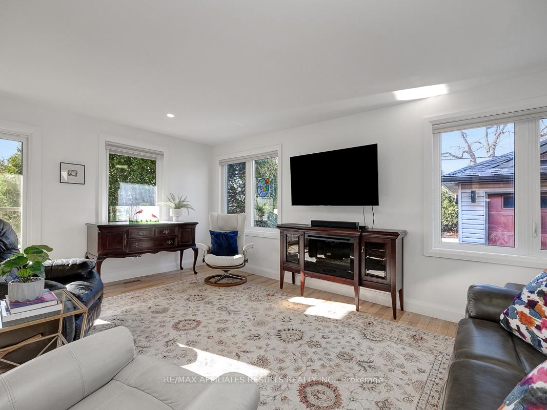 Photo 6 of 23 Tunis Avenue, Ottawa, Carlington — HOMEH