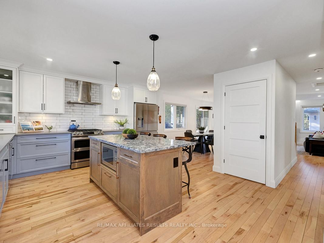 Photo 13 of 23 Tunis Avenue, Ottawa, Carlington — HOMEH