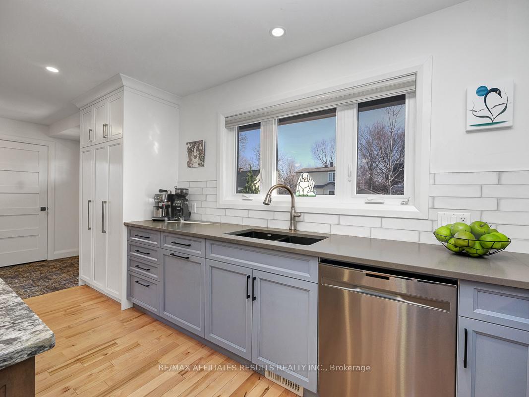 Photo 16 of 23 Tunis Avenue, Ottawa, Carlington — HOMEH