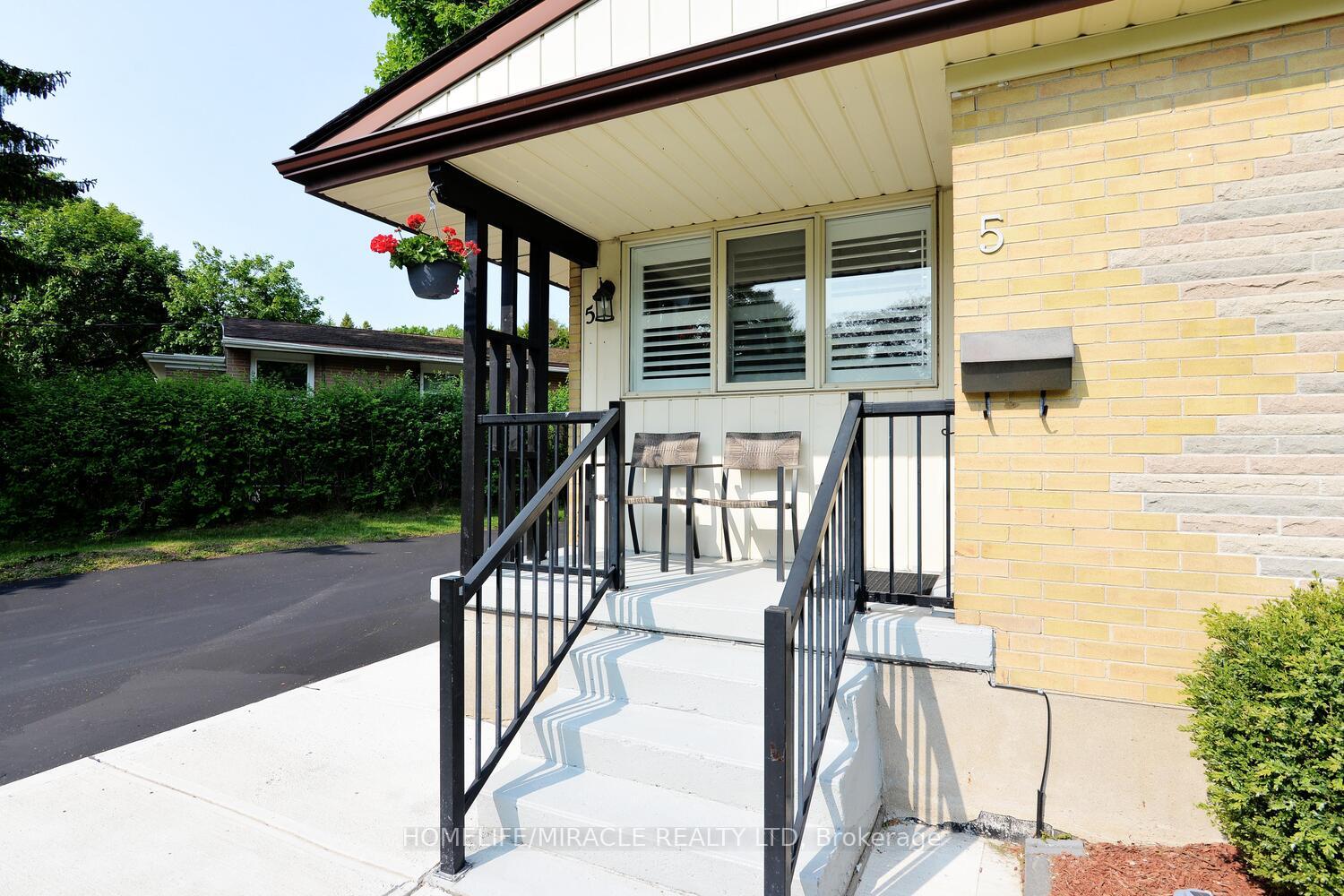 Photo 9 of 5 Lincoln Crescent, Guelph, St. George's — HOMEH