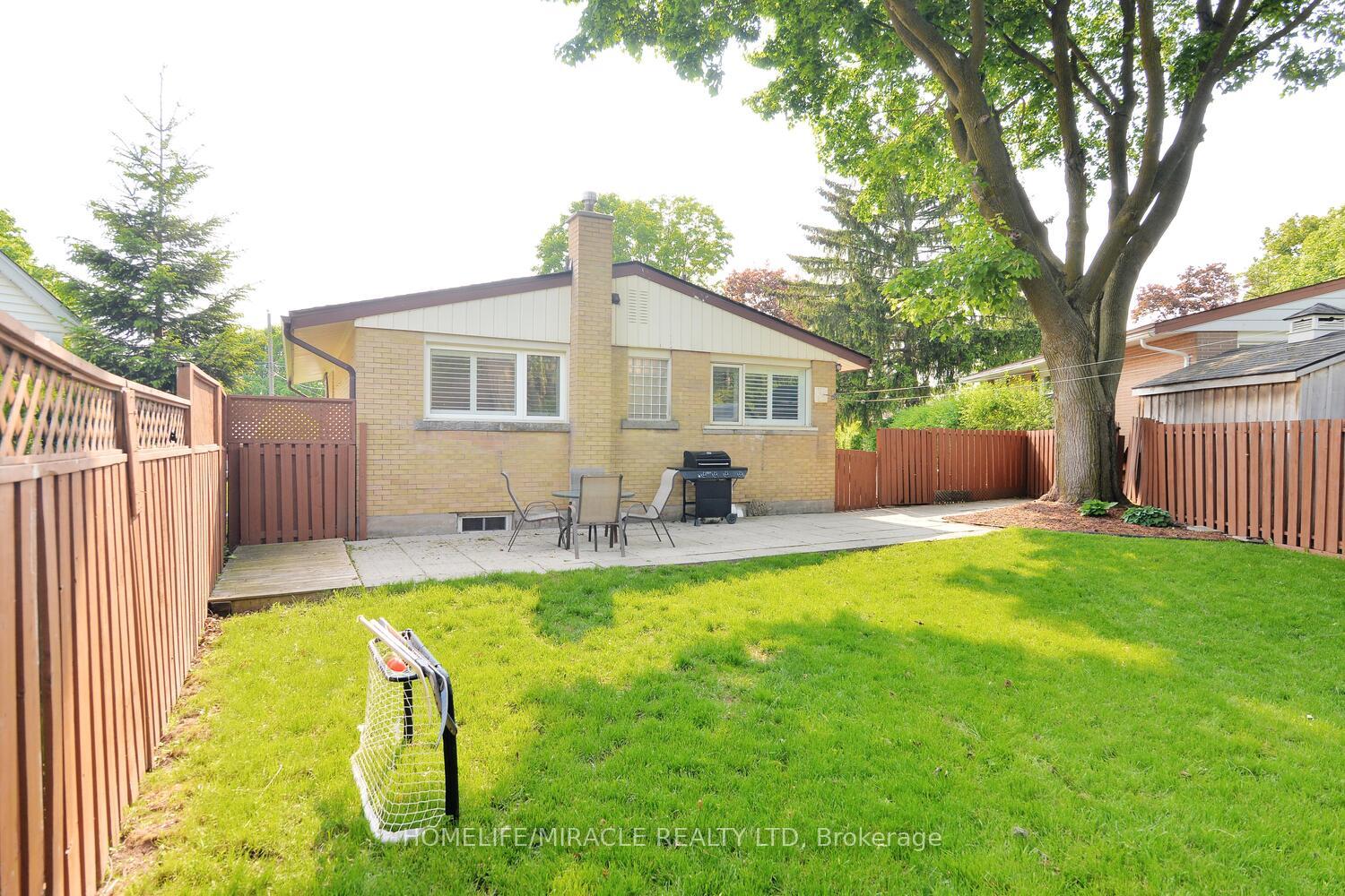 Photo 35 of 5 Lincoln Crescent, Guelph, St. George's — HOMEH
