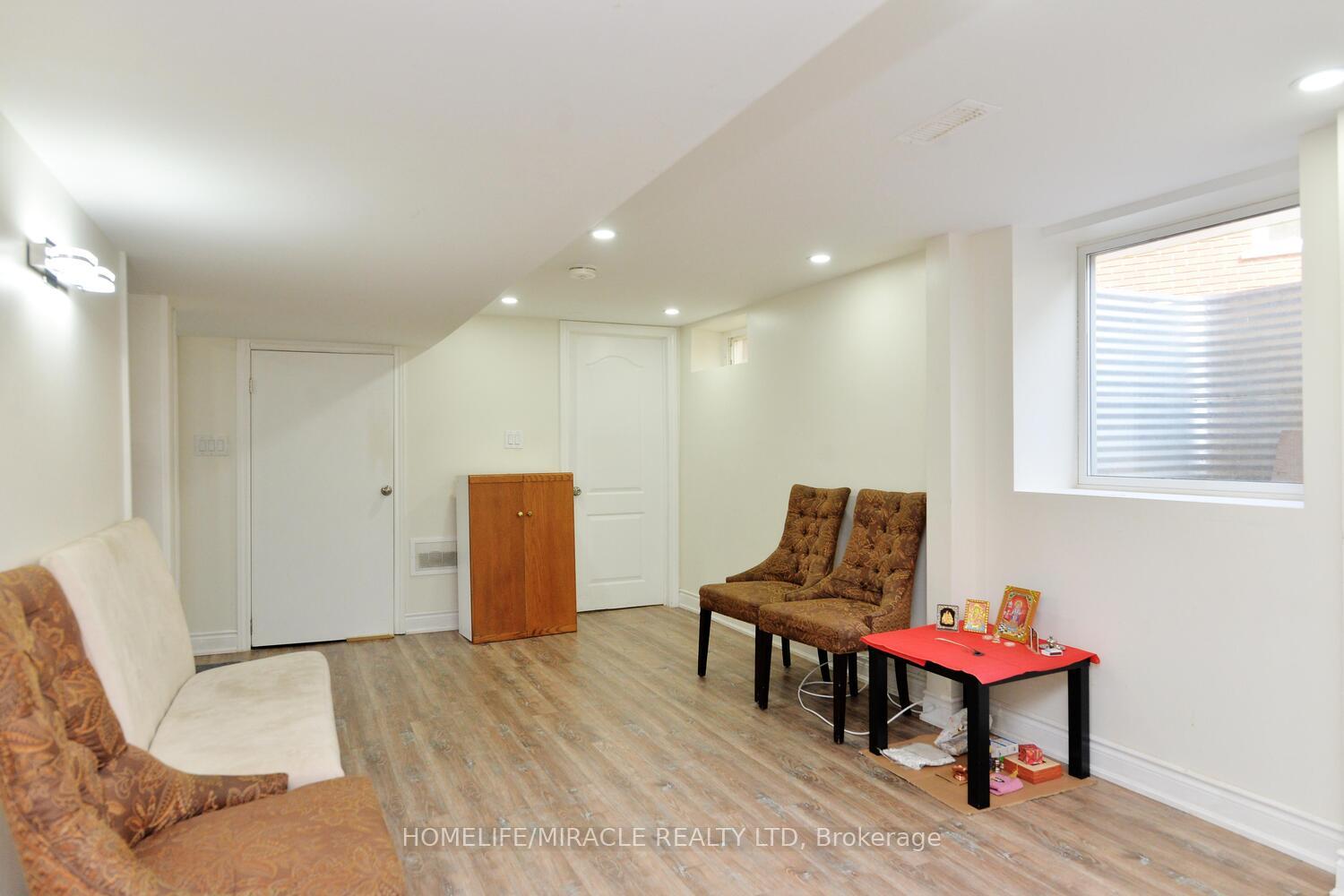 Photo 43 of 5 Lincoln Crescent, Guelph, St. George's — HOMEH