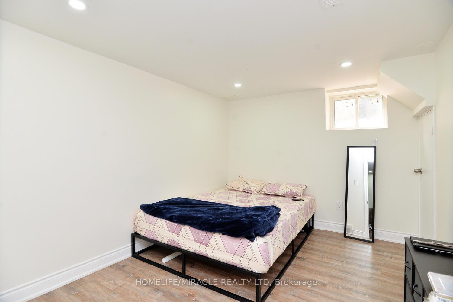 Photo 44 of 5 Lincoln Crescent, Guelph, St. George's — HOMEH