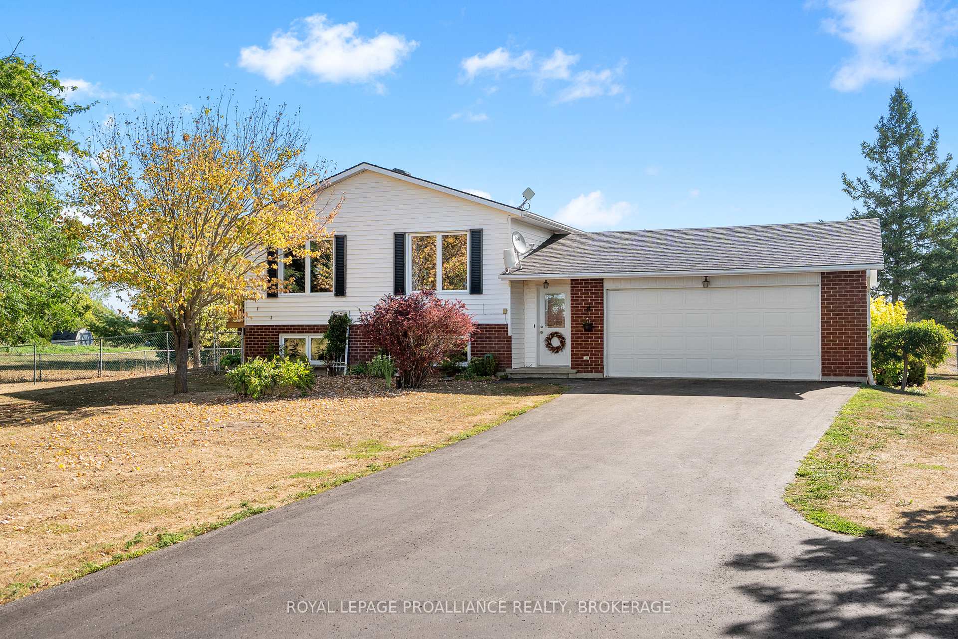 Photo 2 of 4328 Wilmer Road, Frontenac, Frontenac South — HOMEH