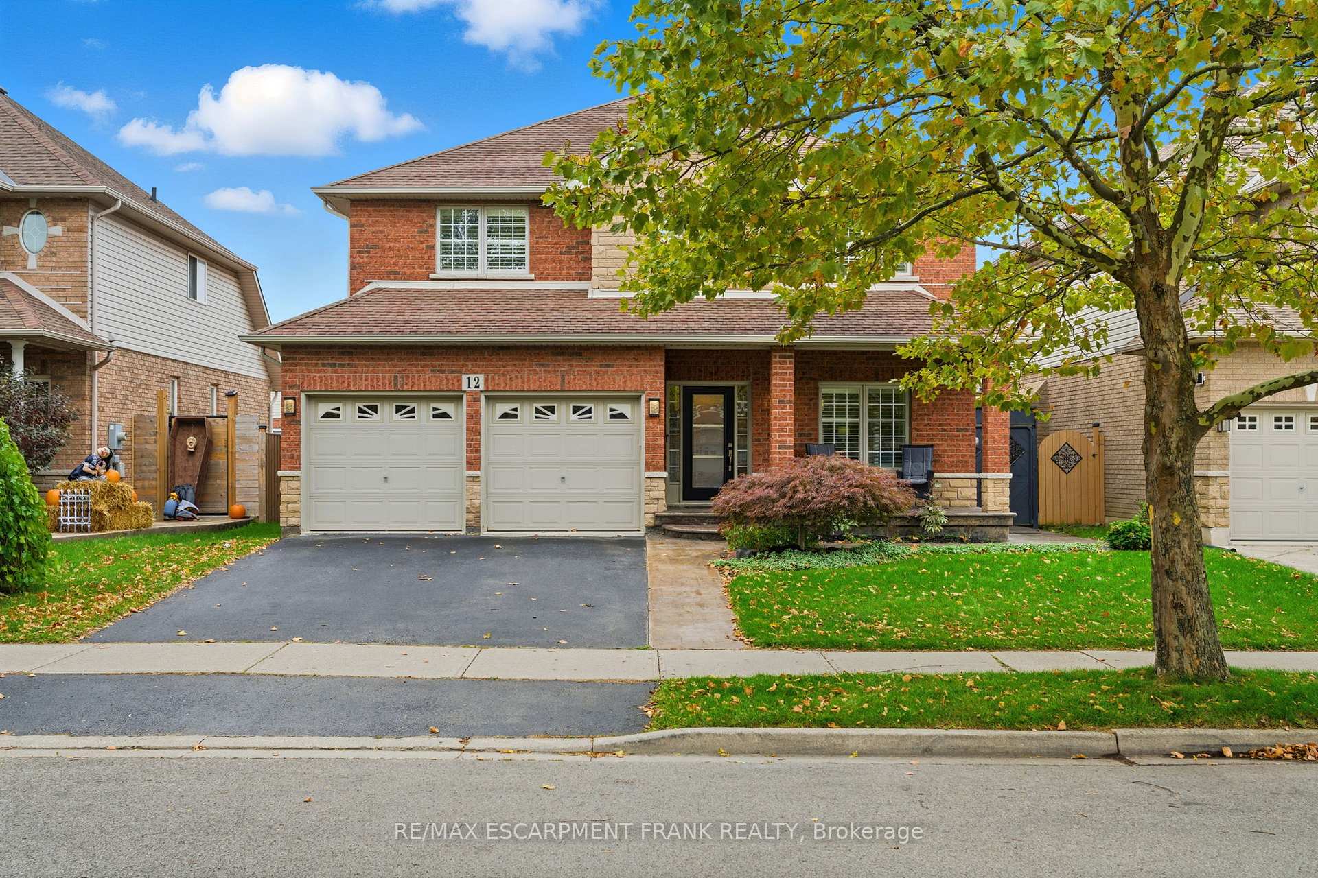 Photo 2 of 12 Hannon Crescent, Hamilton, Rural Glanbrook — HOMEH