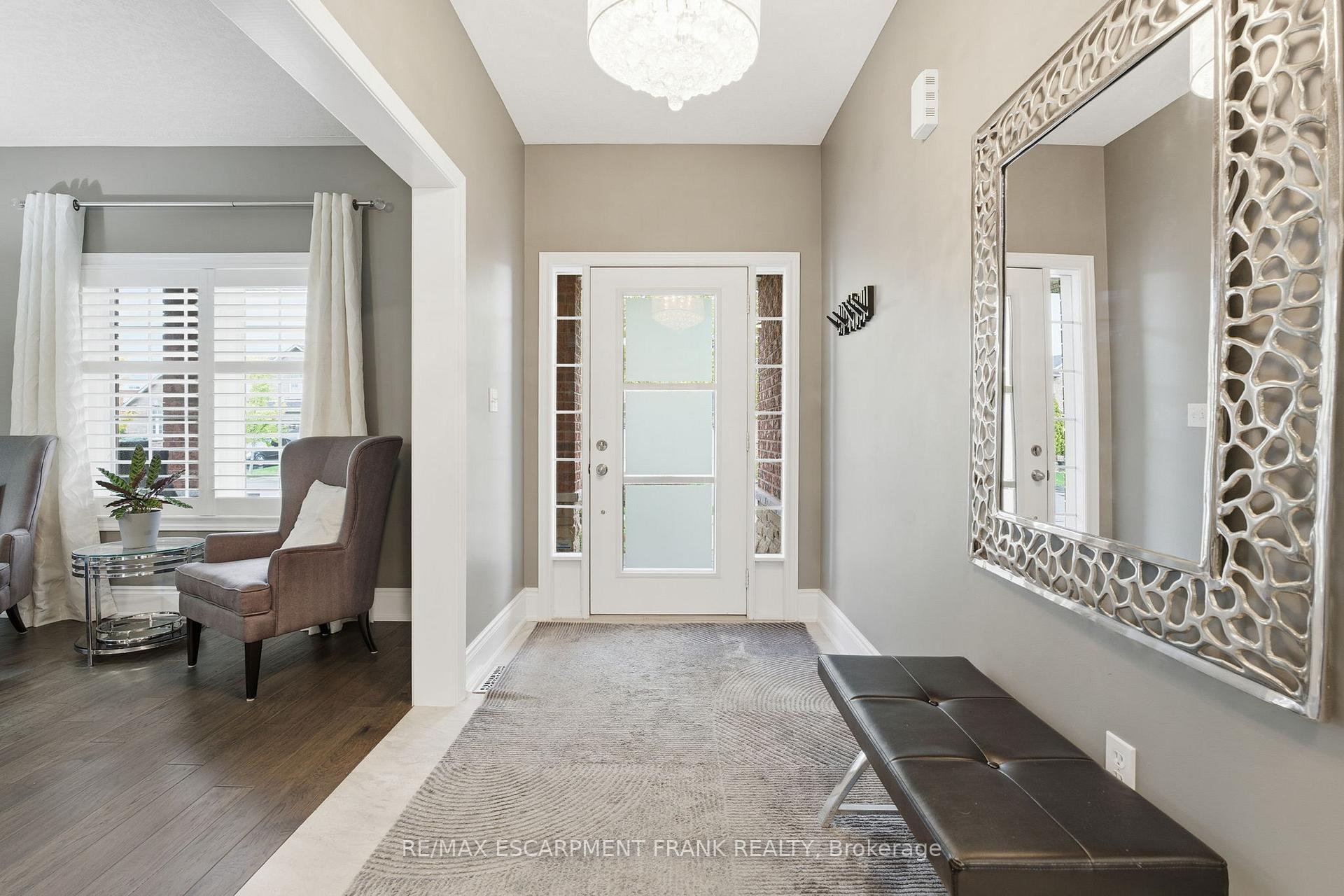 Photo 5 of 12 Hannon Crescent, Hamilton, Rural Glanbrook — HOMEH