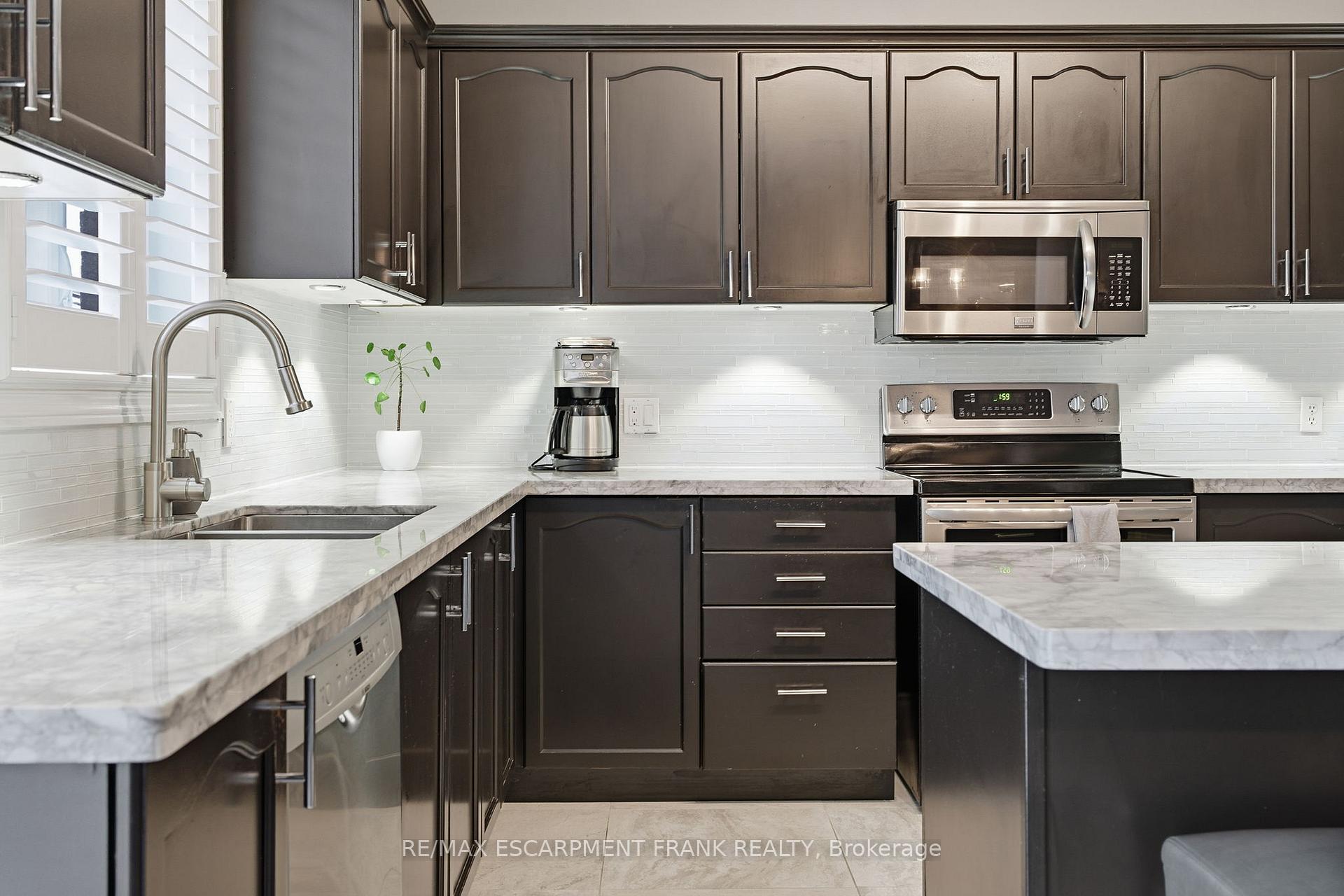 Photo 15 of 12 Hannon Crescent, Hamilton, Rural Glanbrook — HOMEH