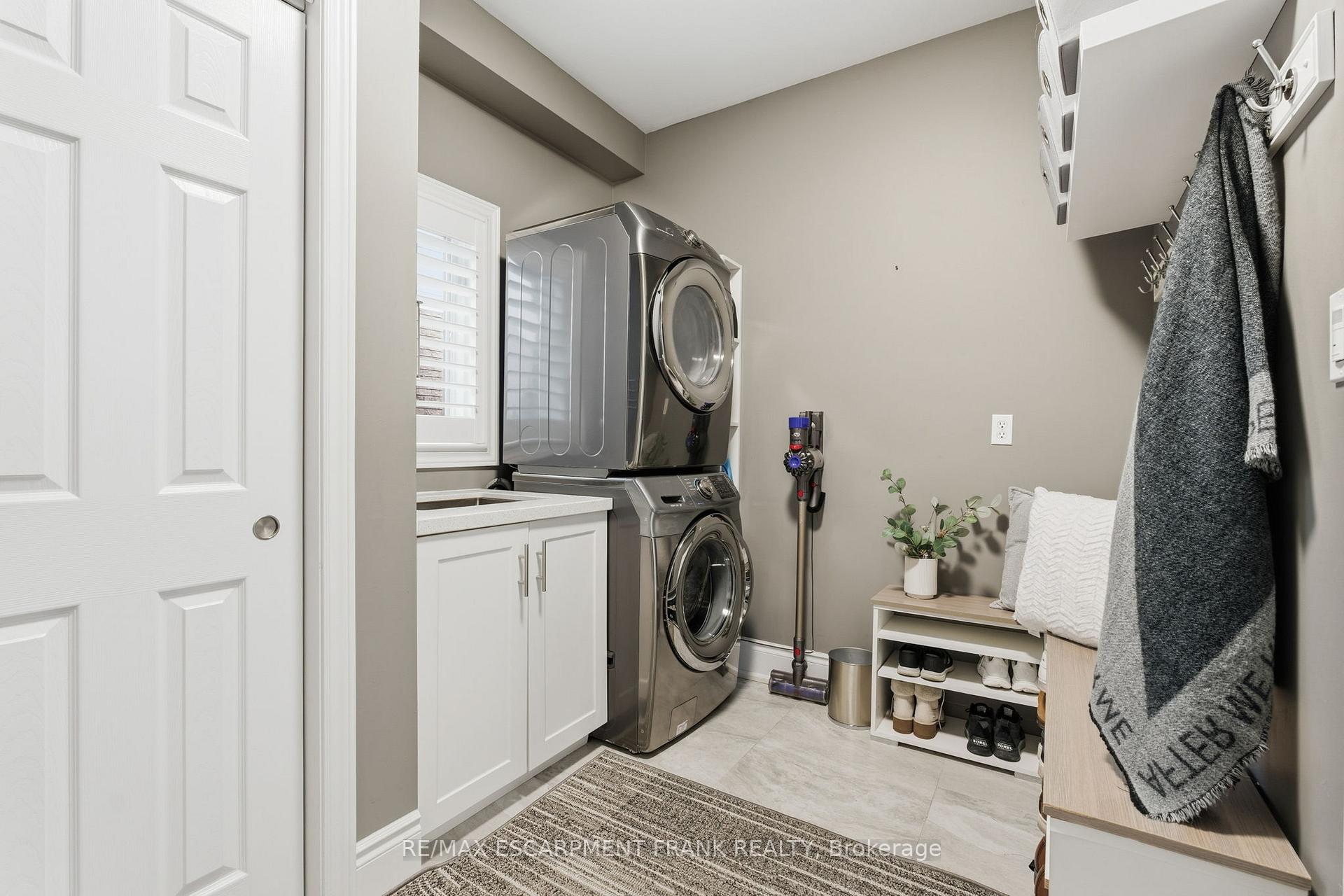 Photo 20 of 12 Hannon Crescent, Hamilton, Rural Glanbrook — HOMEH