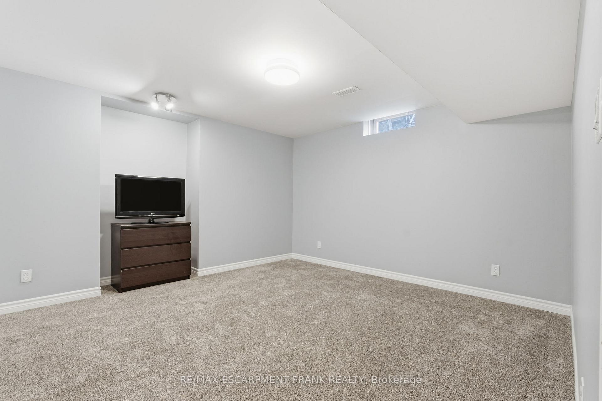 Photo 39 of 12 Hannon Crescent, Hamilton, Rural Glanbrook — HOMEH