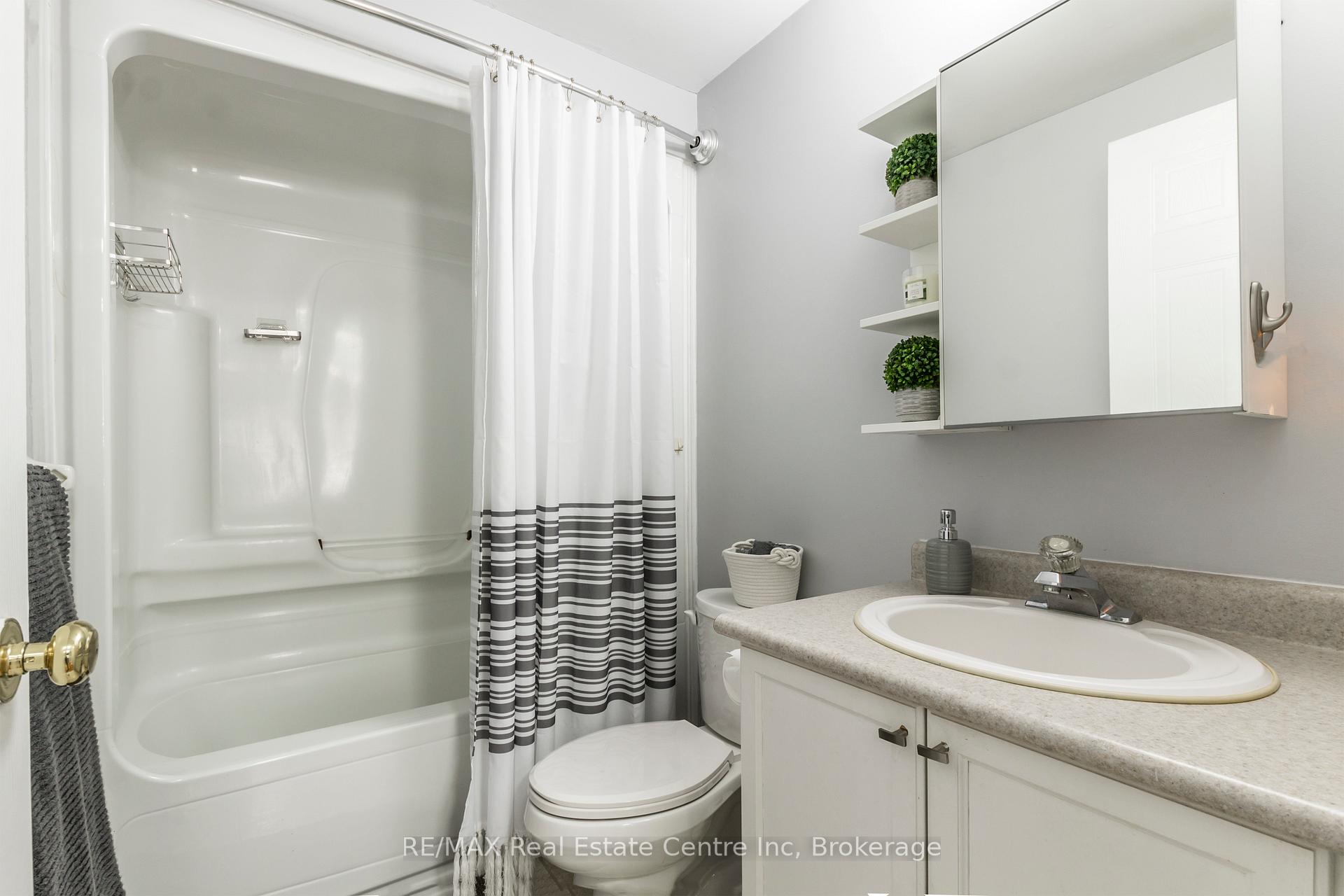 Photo 13 of 37 Swift Crescent, Guelph, Grange Road — HOMEH