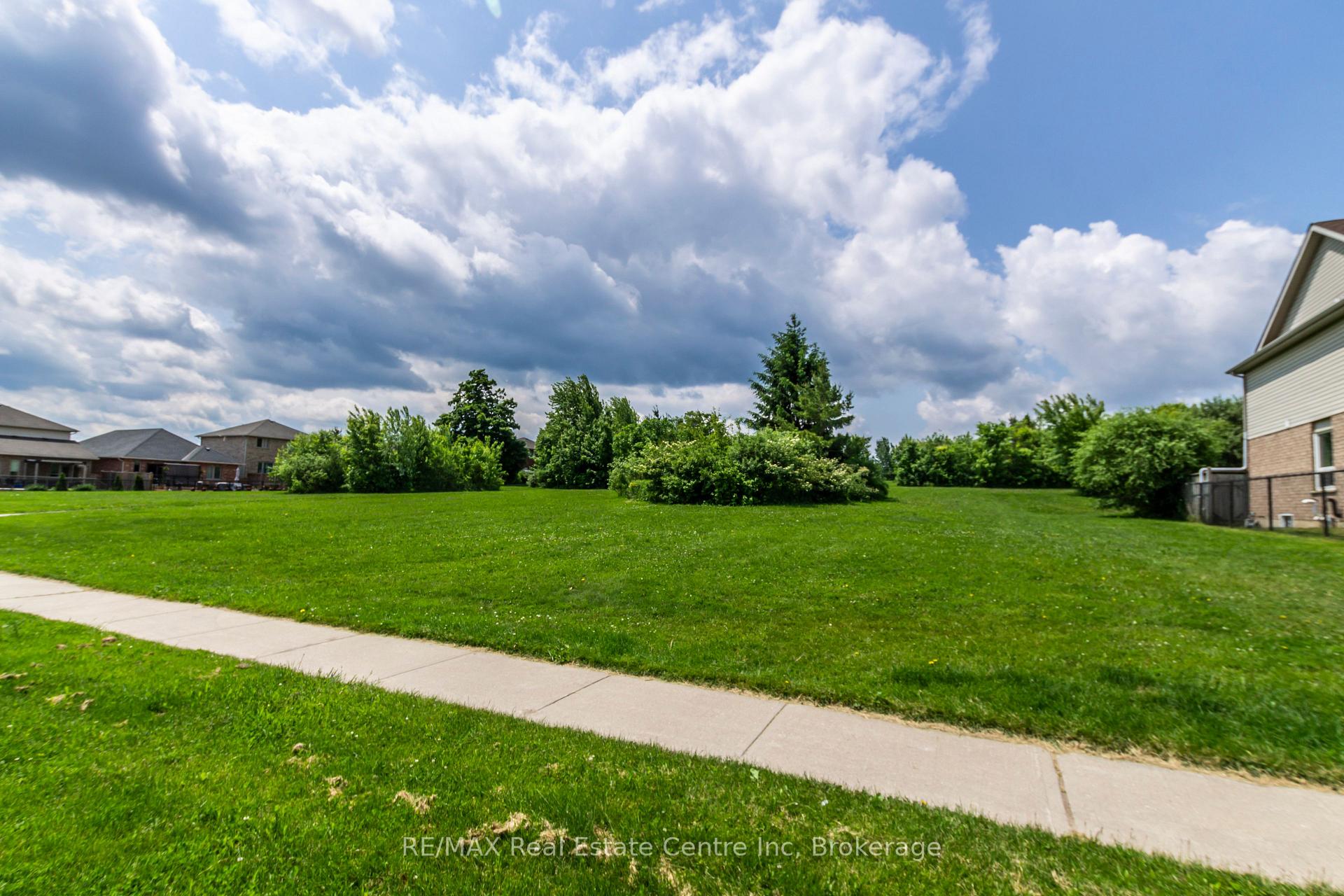 Photo 20 of 37 Swift Crescent, Guelph, Grange Road — HOMEH