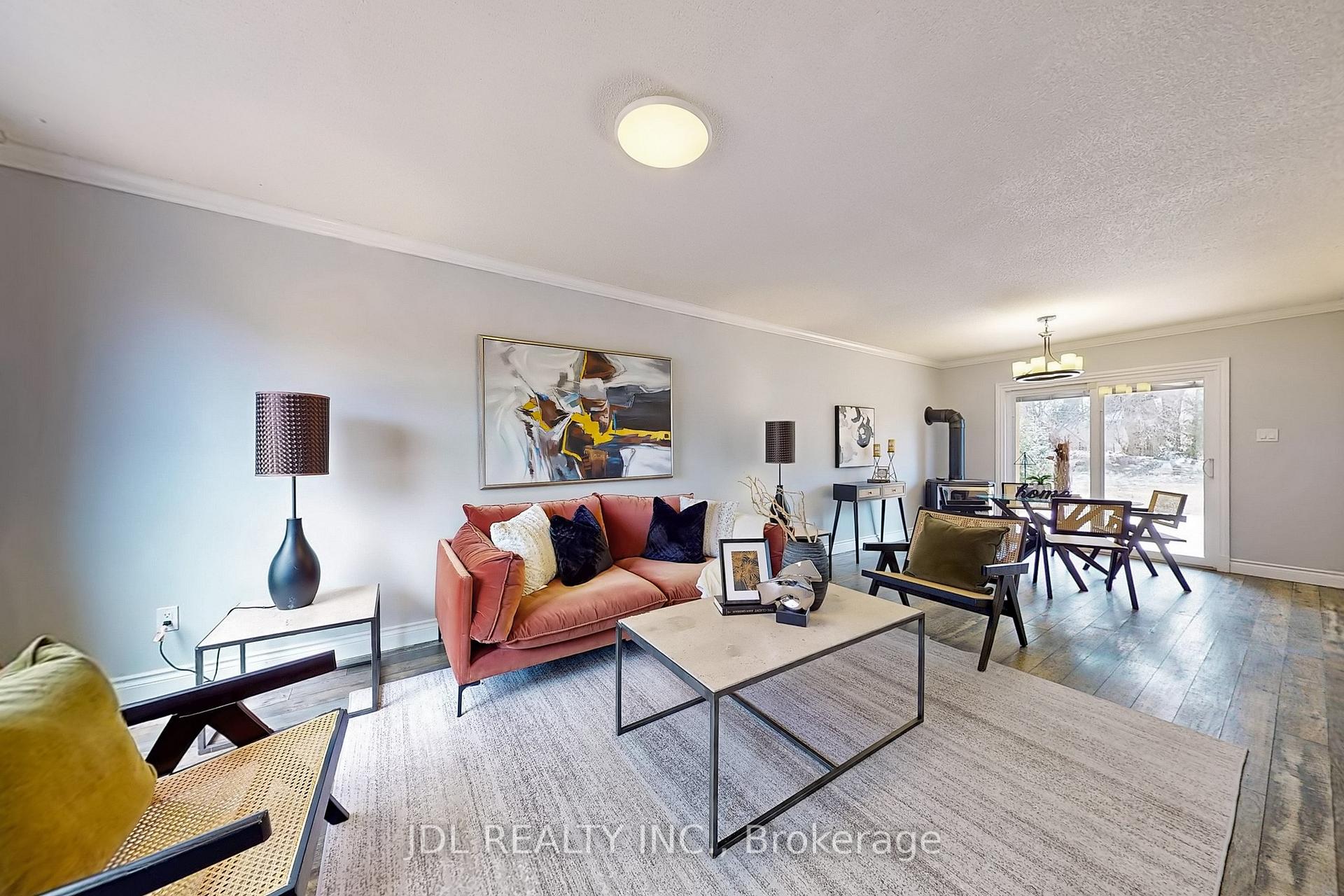 Photo 3 of 209 Royal Road, Georgina, Keswick South — HOMEH