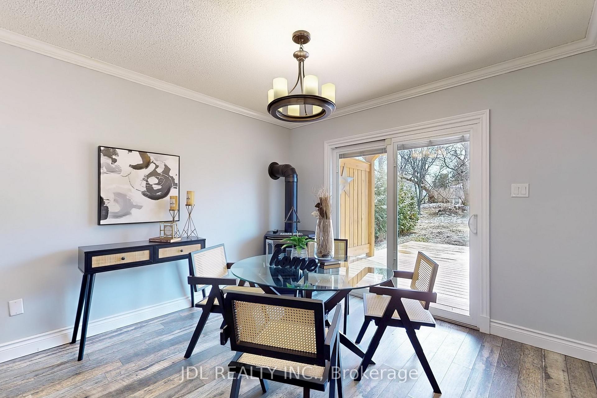 Photo 6 of 209 Royal Road, Georgina, Keswick South — HOMEH