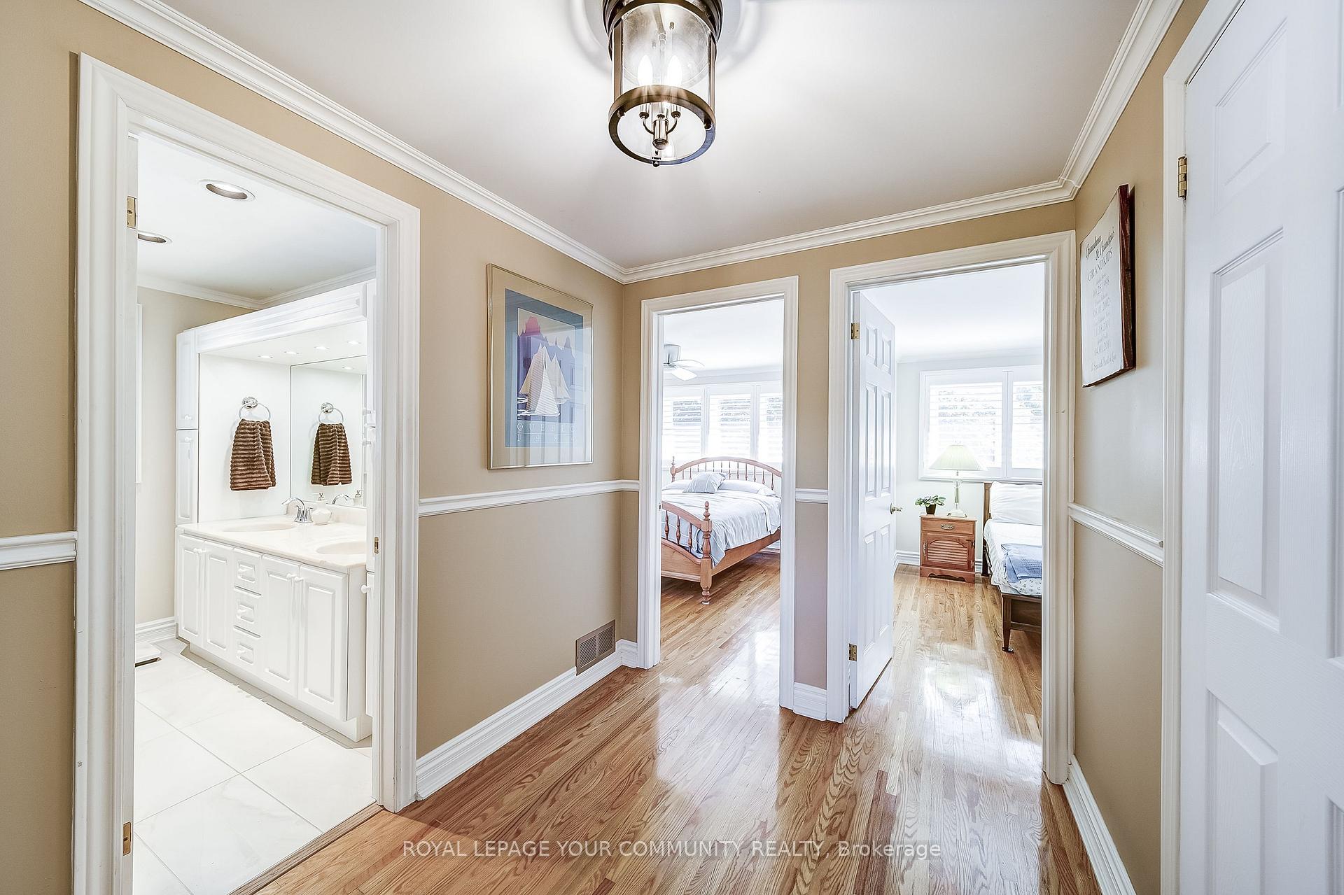 Photo 11 of 36 Devins Drive, Aurora, Aurora Heights — HOMEH