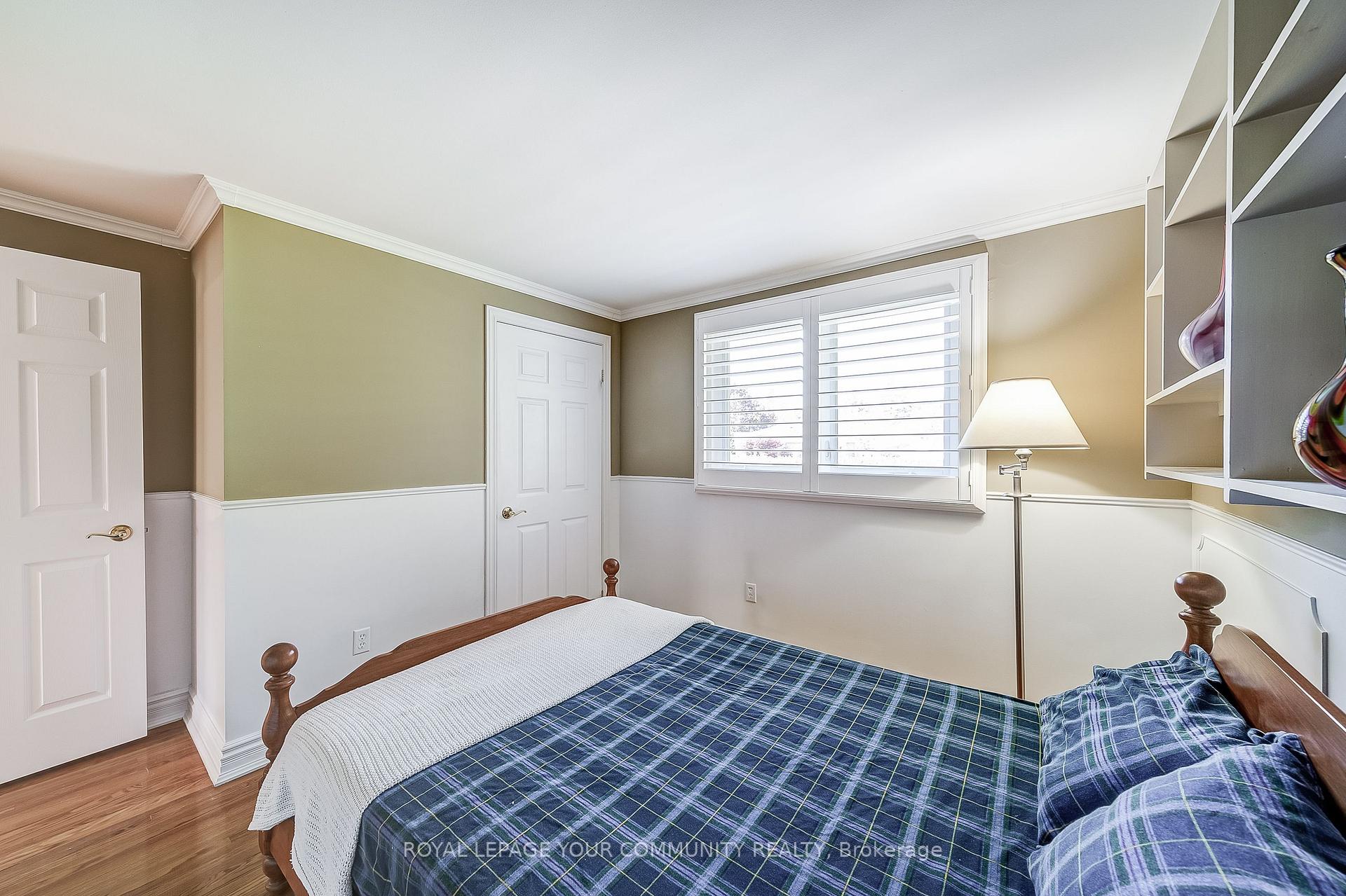 Photo 19 of 36 Devins Drive, Aurora, Aurora Heights — HOMEH