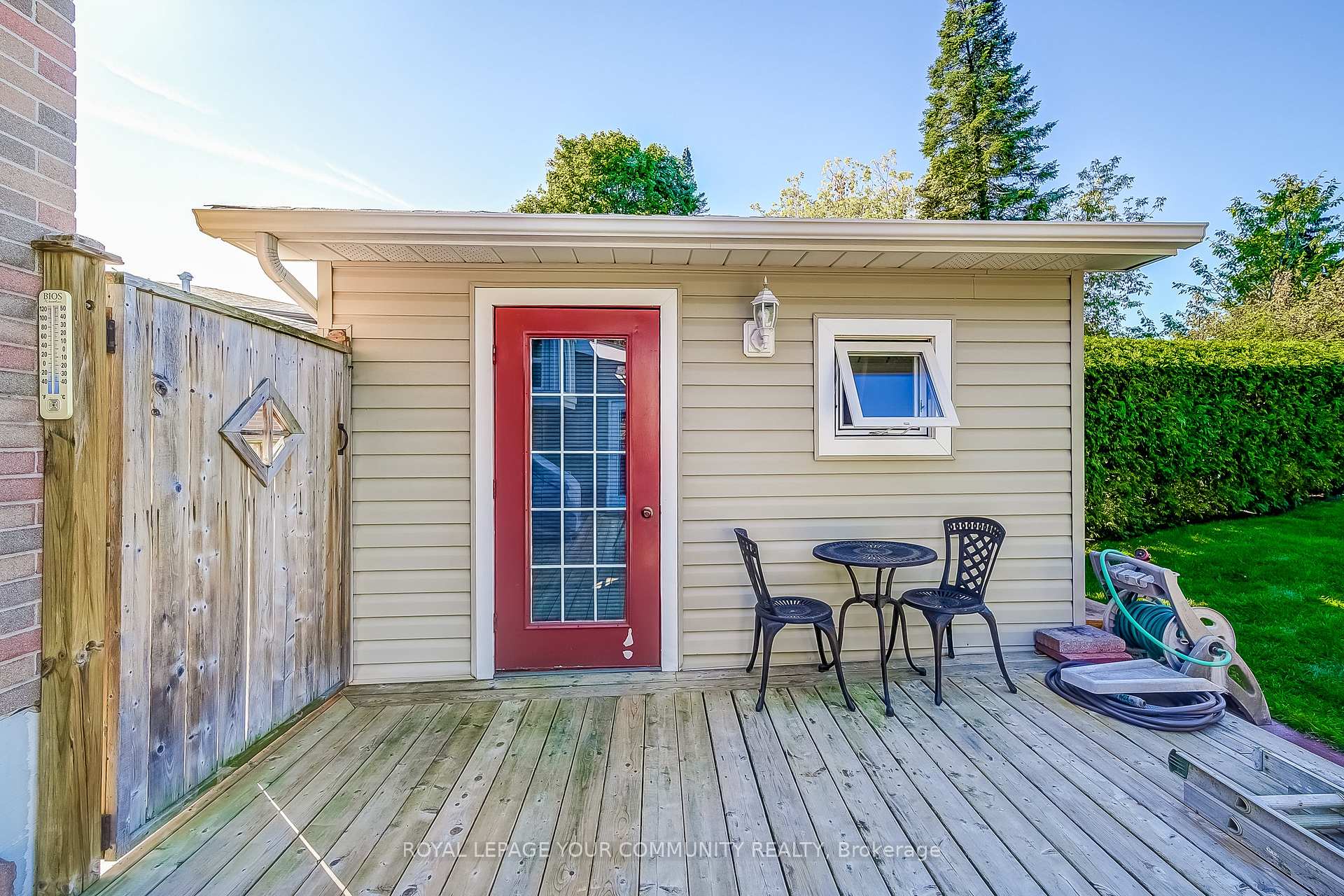 Photo 30 of 36 Devins Drive, Aurora, Aurora Heights — HOMEH