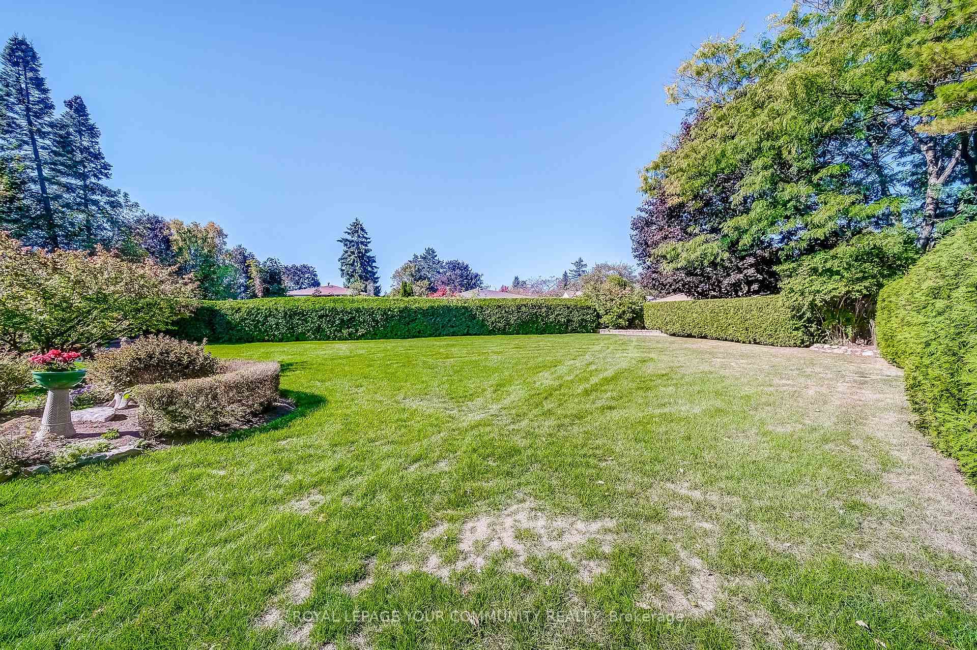 Photo 38 of 36 Devins Drive, Aurora, Aurora Heights — HOMEH