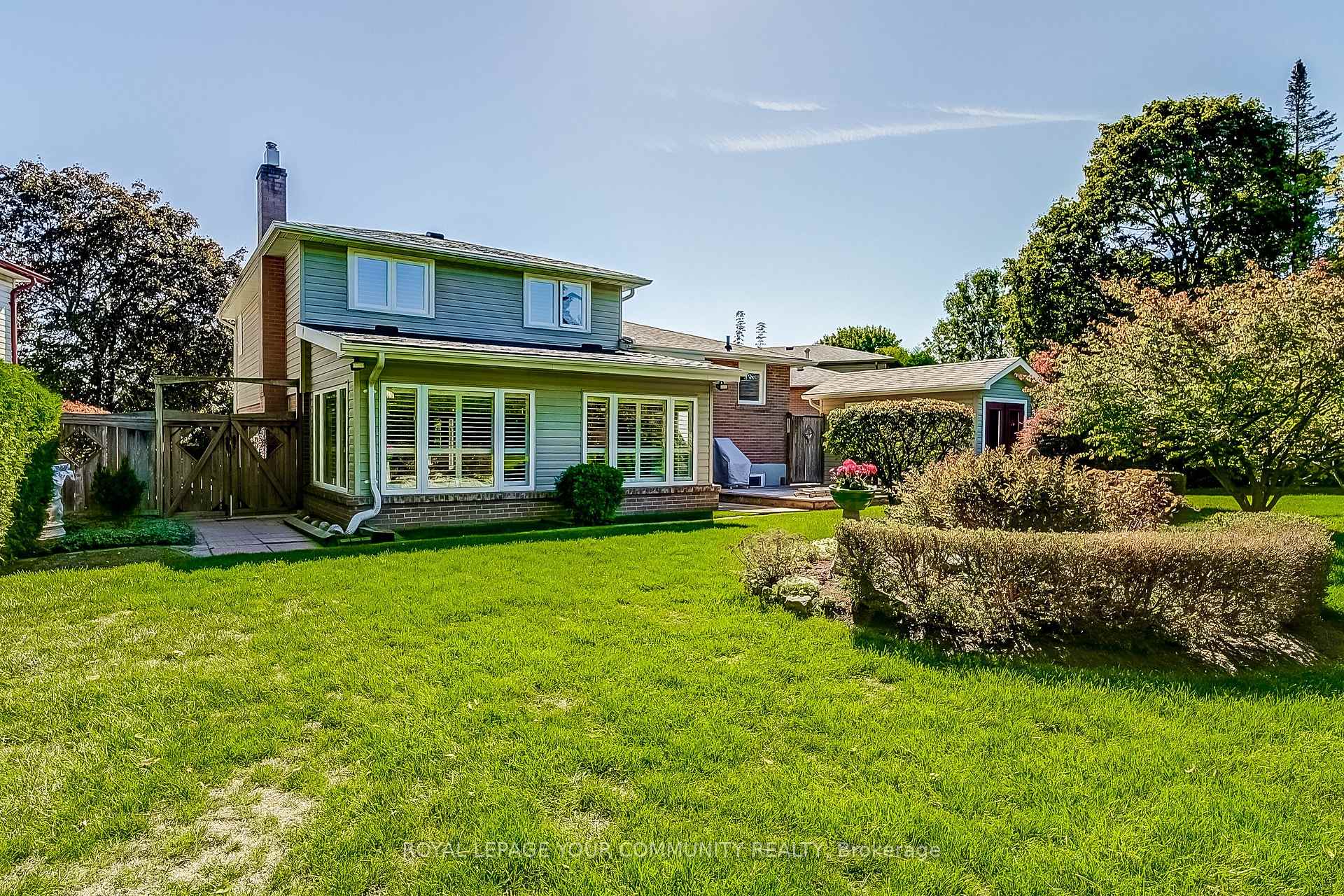 Photo 40 of 36 Devins Drive, Aurora, Aurora Heights — HOMEH